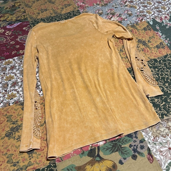 Torrid ribbed tee with crotchet sleeve detail. Size 1 - Picture 7 of 7